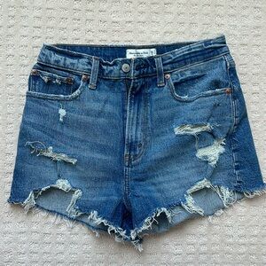Abercrombie high rise mom short